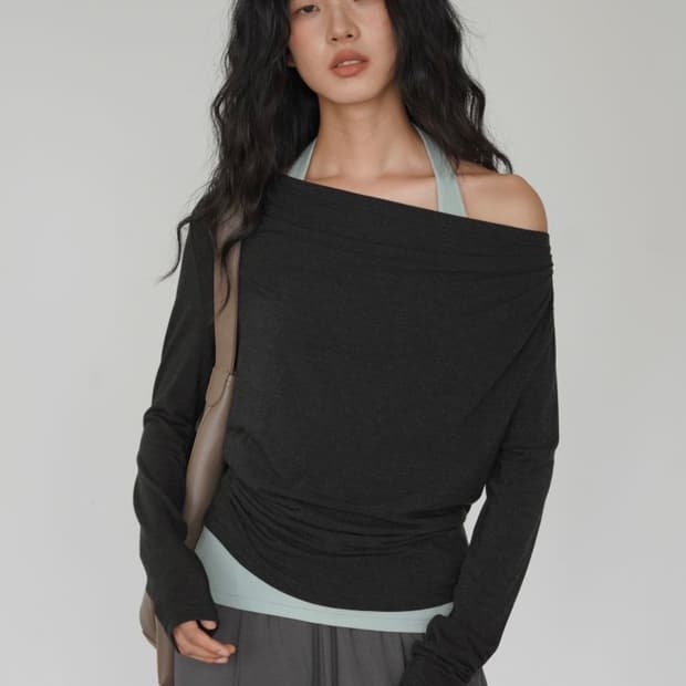 네버씬비포 오프숄더 티셔츠