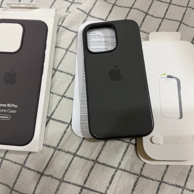 아이폰16프로 정품 실리콘케이스 스톤그레이