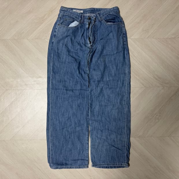 애잇세컨즈 청바지