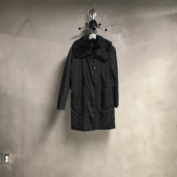 프라다 블랙 퍼 코트 40(W)