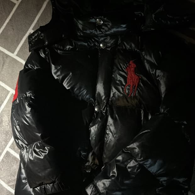 폴로 빅포니 유광 패딩