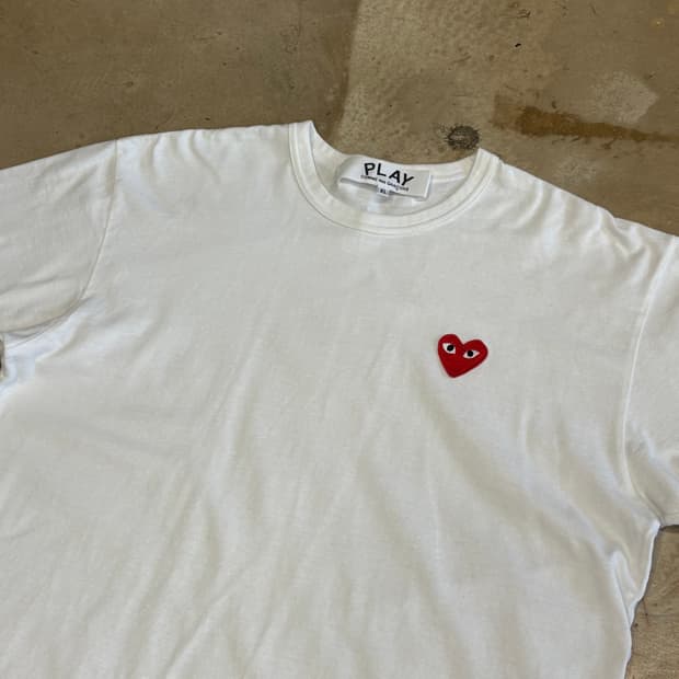 XL 꼼데가르송 하트와펜 화이트 반팔티 