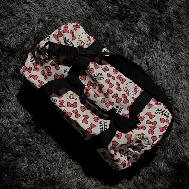 HELLO KITTY 리본 올오버 보스턴 백