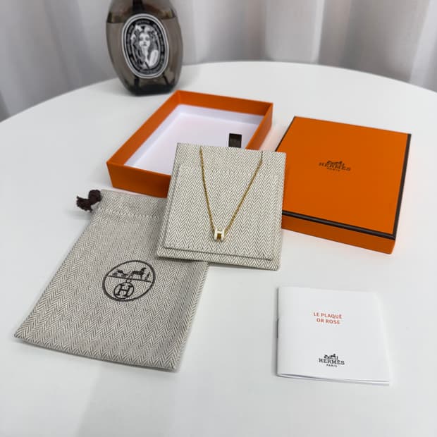 [1회 착용] 에르메스 팝아슈 미니 목걸이 화이트 골드