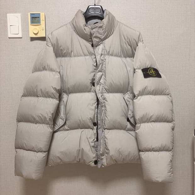 (새상품급)24fw 스톤아일랜드 크링클랩스 패딩