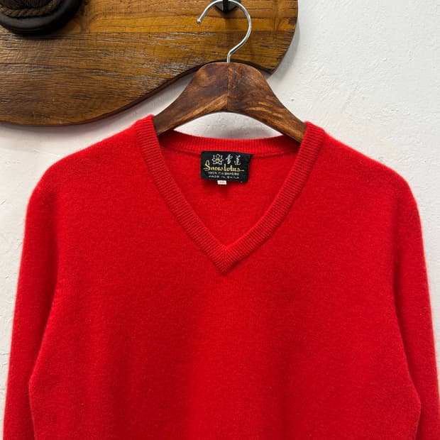55) Cashmere 100% V-Neck Knit Sweater