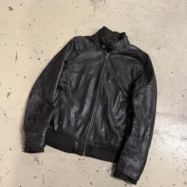 AKM neck button point leather jacket