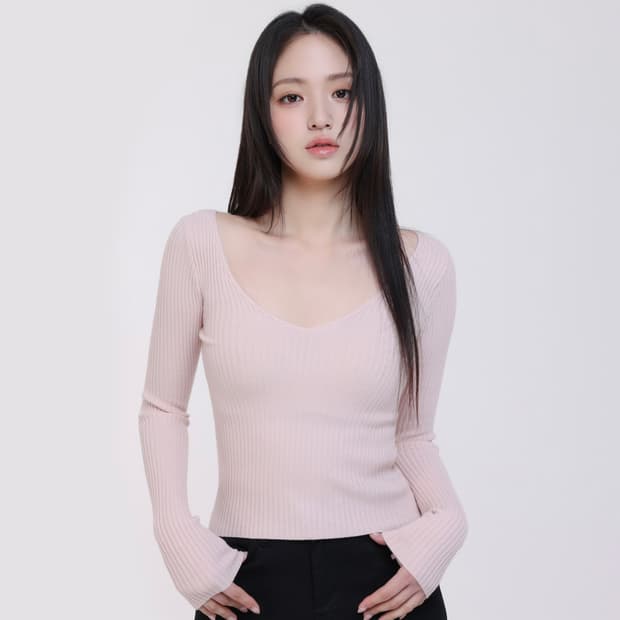 델라인 Maybe 딥브이넥 연핑크 니트