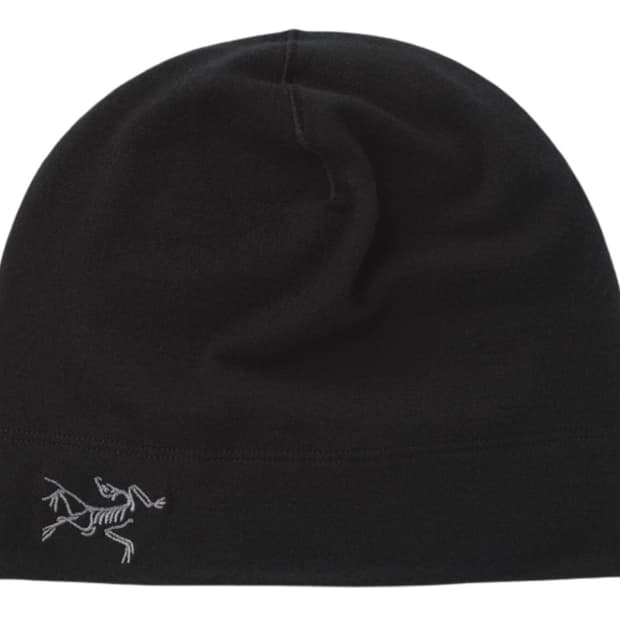 엄성현 비니 아크테릭스 로 라이트웨이트 울 토크 블랙