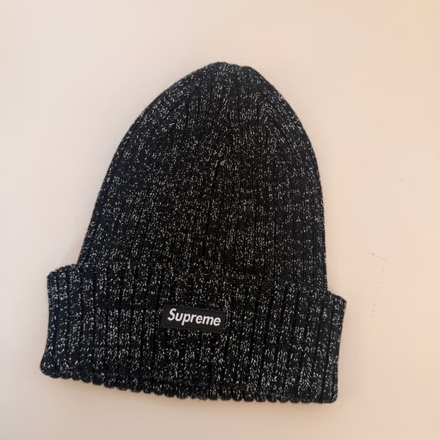 슈프림(SUPREME) 오버다이드 메탈릭 블랙 비니