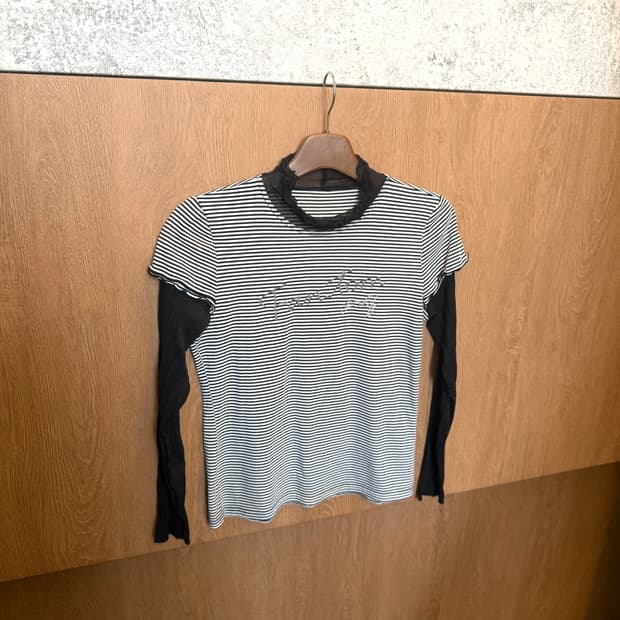 빈티지 하프넥 스트라이프 롱슬리브 티셔츠 메쉬 배색 슬리브 디테일 화이트