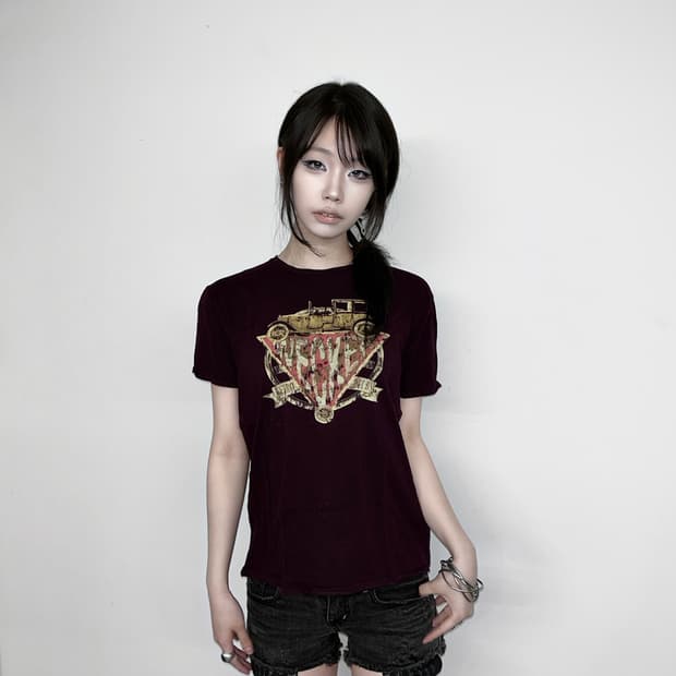 Burgundy Vintage Graphic T-shirts