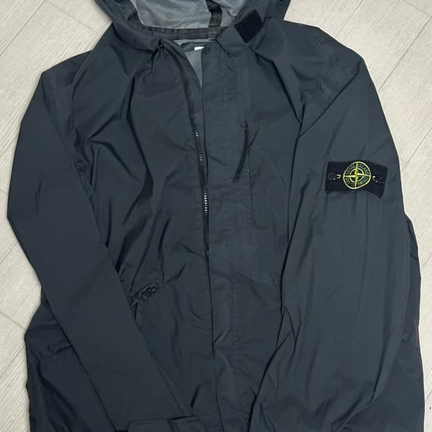 스톤아일랜드 가먼트자이 포퍼먼스 텔라 바람막이 자켓L 