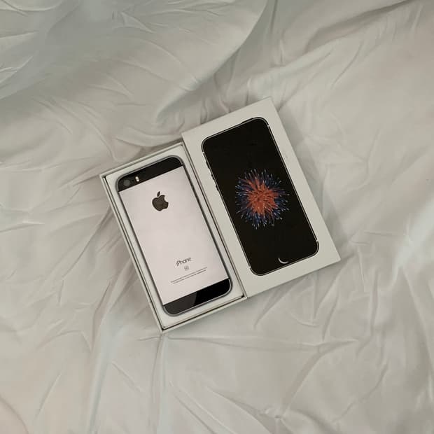 아이폰 SE1 스그 64GB