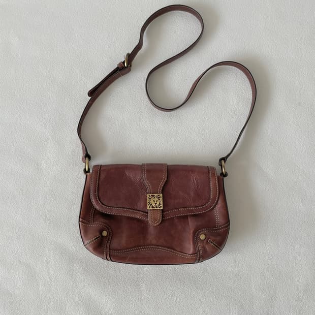 앤클라인(ANNE KLEIN) 레더 크로스백