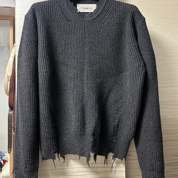 파밀레 디스트로이드 니트