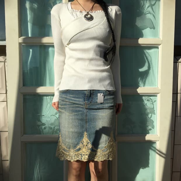 Line detail ribbed knit