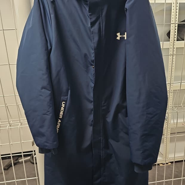 언더아머 정품 롱패딩 오리털 롱패딩 105사이즈 팝니다