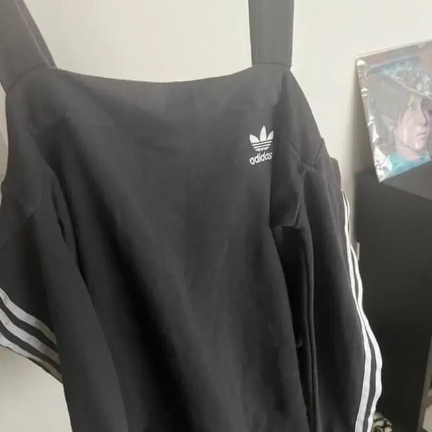 아디다스 아방핏 오프숄더팝니다
