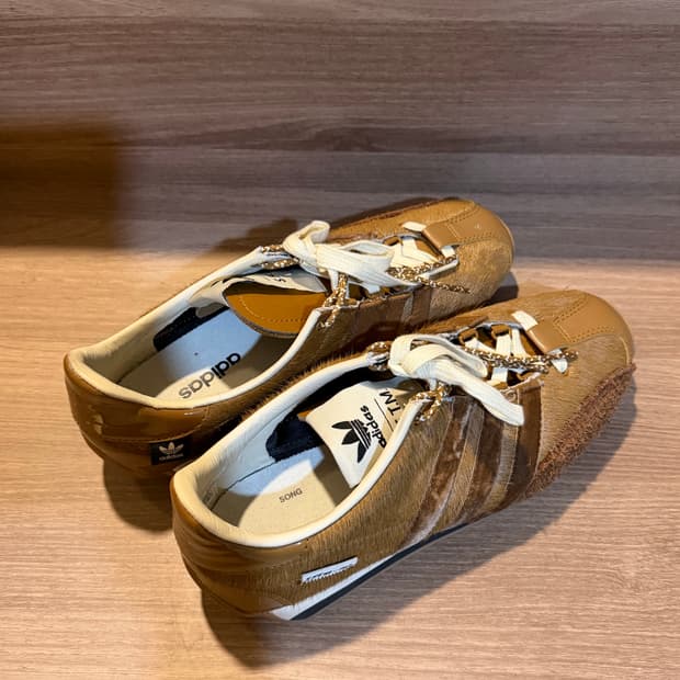 아디다스 송 포 더 뮤트 컨트리 OG 브라운