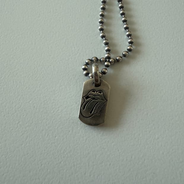 크롬하츠 롤링스톤즈 타이니 도그택 펜던트