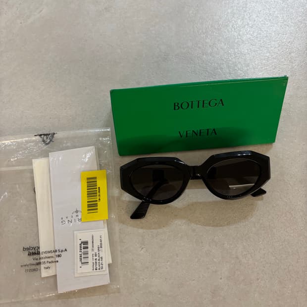 보테가베네타 캣아이 선글라스(블랙)