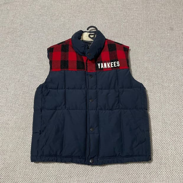 MLB 양키즈 패딩조끼