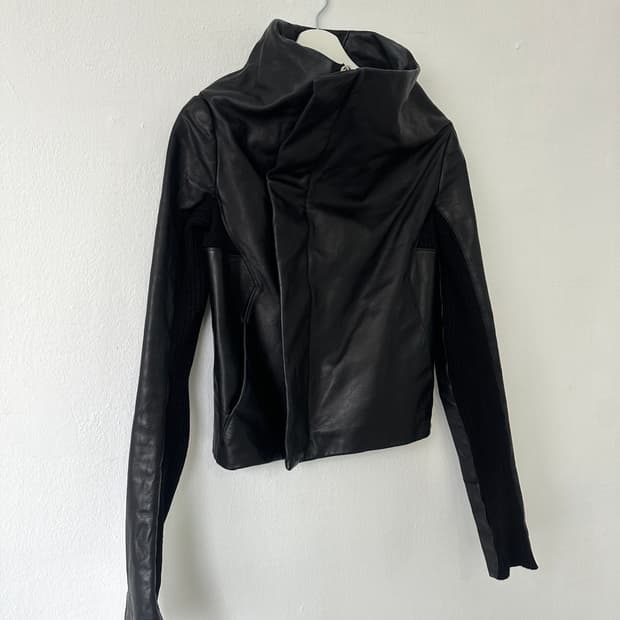 릭오웬스 2010FW 런웨이 스퀘어 하이넥 레더 자켓