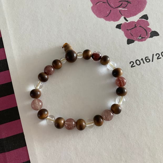 우드 로즈쿼츠 팔찌