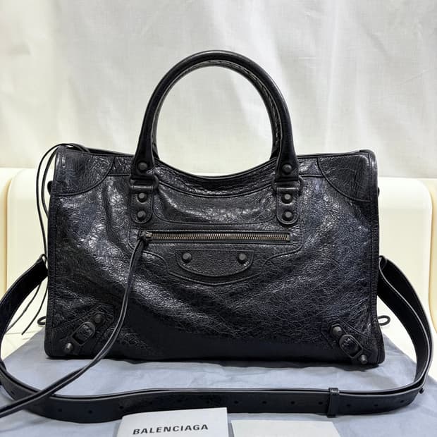 [새상품급 정품] 발렌시아가 르 시티 모터백 미디움