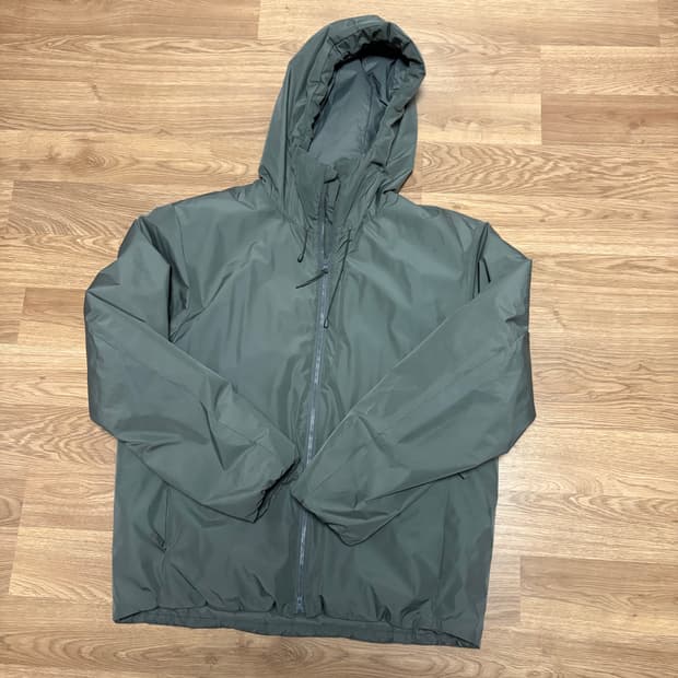 무신사스탠다드 후디드 올라운드 패딩