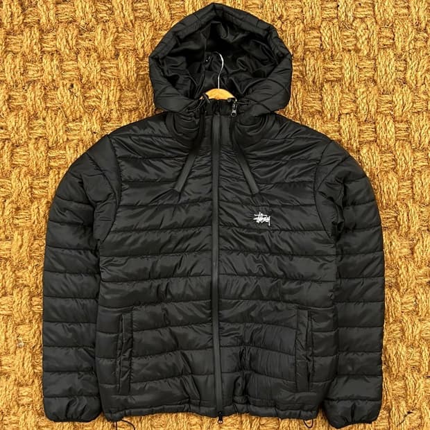 스투시 경량패딩