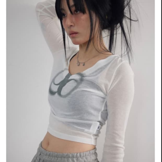 애즈온 로고 시스루 롱슬리브 티셔츠