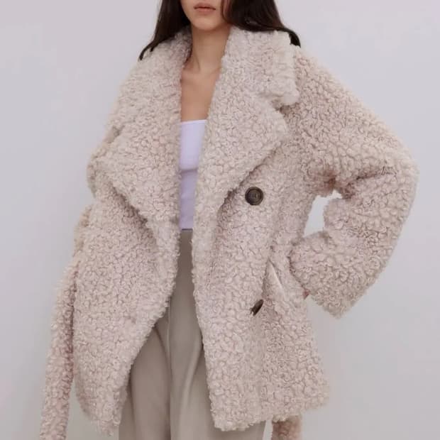 블루민 컬리페이크퍼자켓