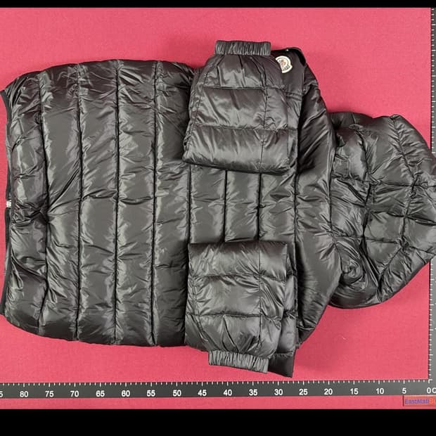 몽클레어 나잔 경량패딩 (레플리카)