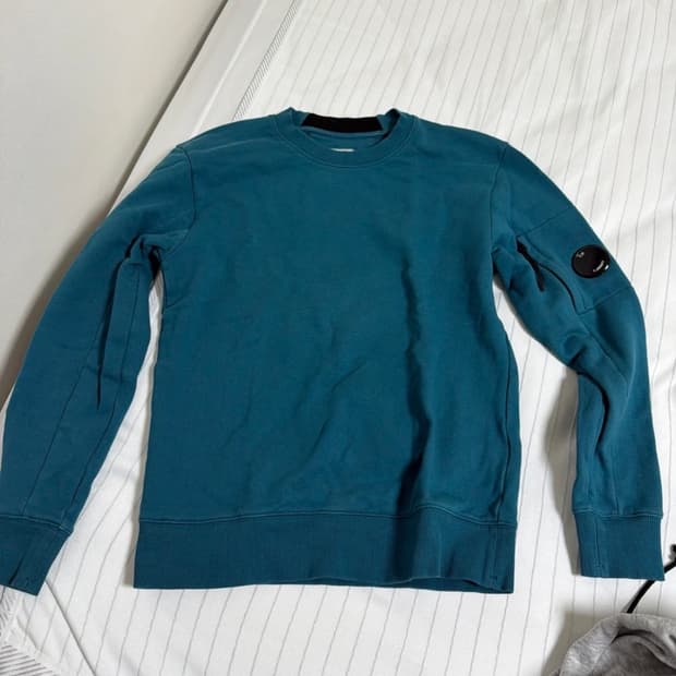 CP 컴퍼니 맨투맨