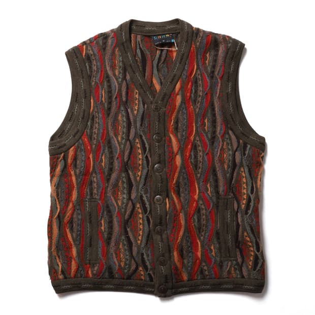 쿠지 Coogi Cable Knit Button Vest 

