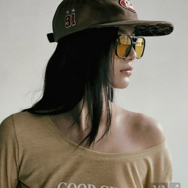 배드블러드 오발 로고 워시드 캠프캡 - 브라운