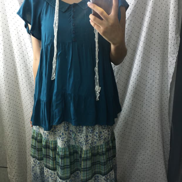 청록 반소매 블라우스