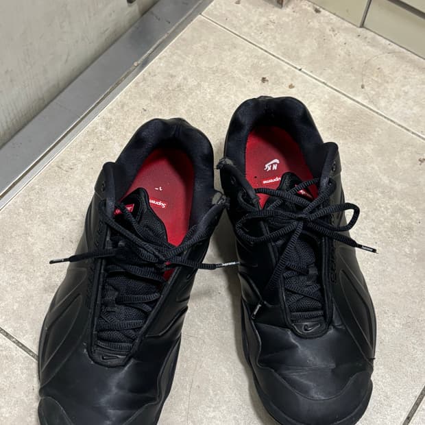 나이키 슈프림 에어줌 코트포짓