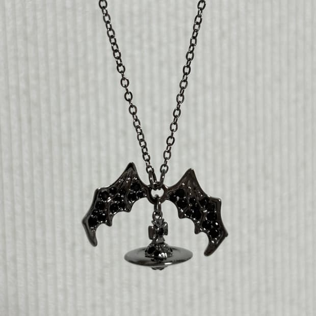 비비안웨스트우드 박쥐 목걸이