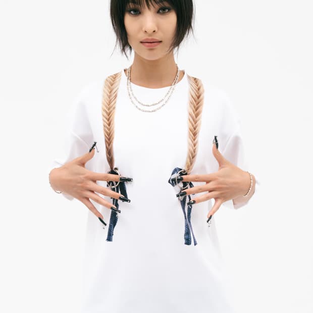 Braids Ribbon 티셔츠