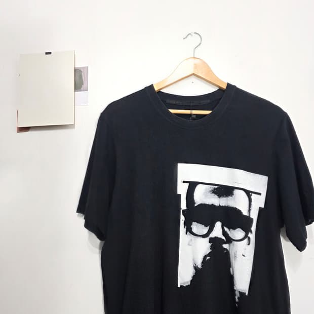 Julius_7 18ss 'APCLPS' face T shirt