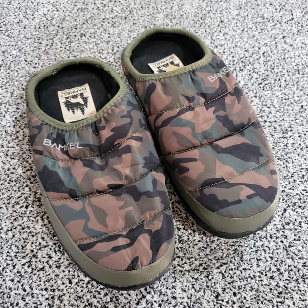 밤켈(BAMKEL) 패딩 슬리퍼