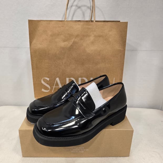 새상품) 사뿐 SAPPUN 스퀘어 블랙 로퍼 250~255