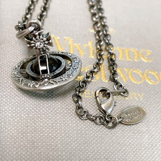 비비안웨스트우드 황동 블랙 원석 orb 팬던트 목걸이