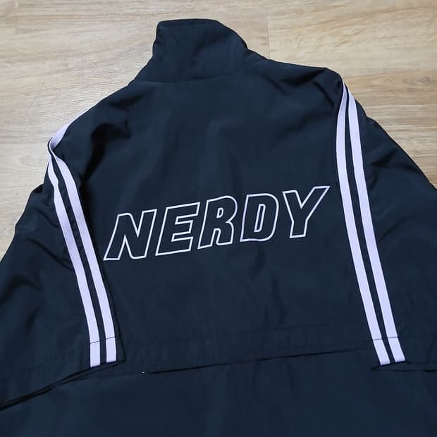 nerdy 널디 반팔 바람막이 자켓