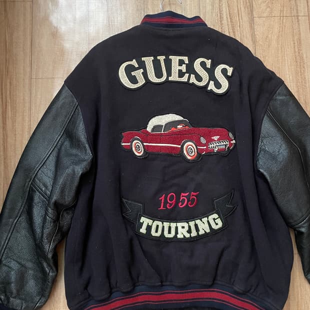 Guess 바시티