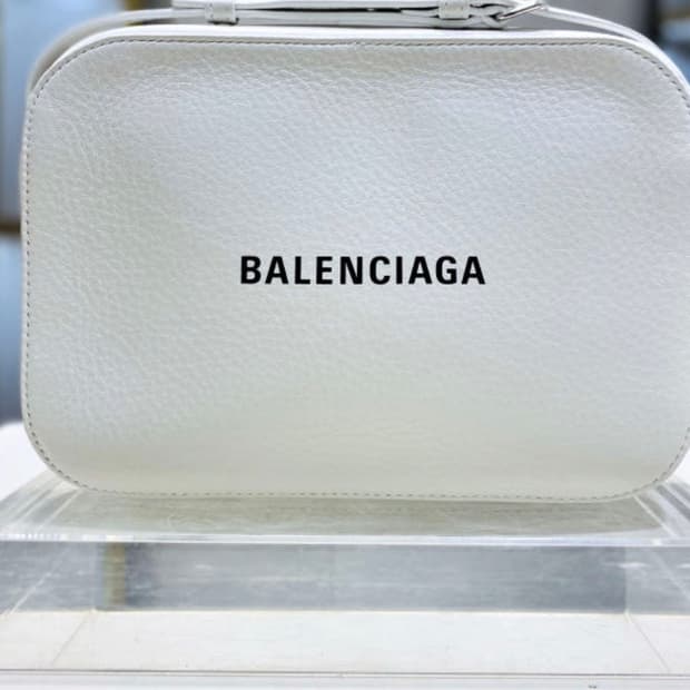 발렌시아가 로고 카메라백