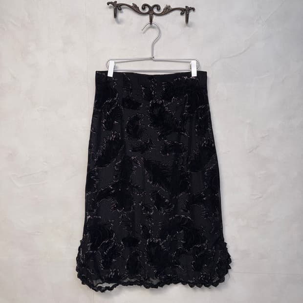 Black silver oriental patterned lace sk